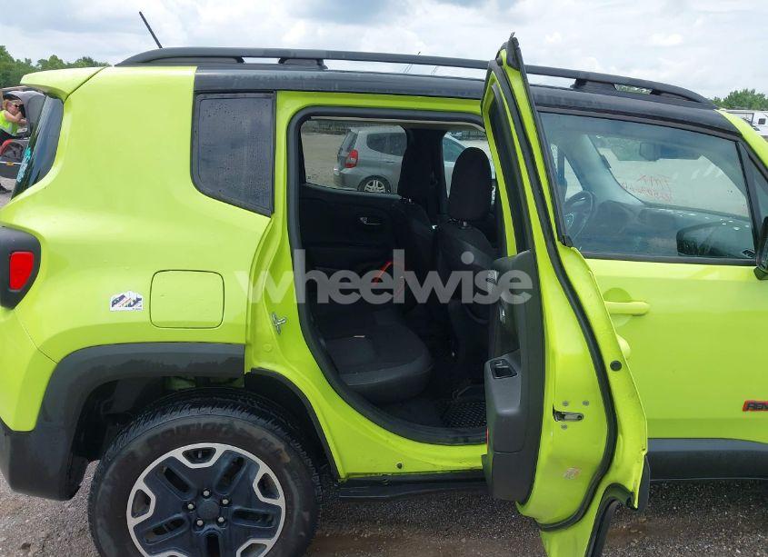 Photo 8 of 2017 Jeep Renegade TRAILHAWK 4X4 (VIN ZACCJBCB4HPF39469)