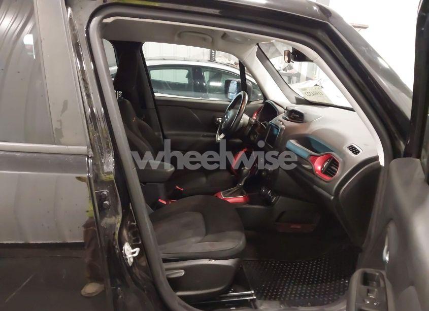 Photo 5 of 2018 Jeep Renegade TRAILHAWK 4X4 (VIN ZACCJBCB7JPH91187)