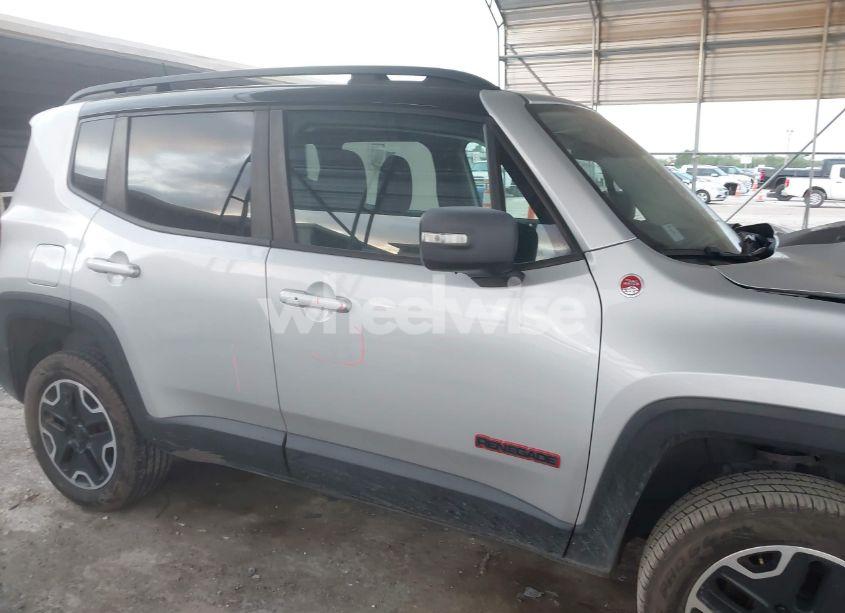 Photo 13 of 2017 Jeep Renegade TRAILHAWK 4X4 (VIN ZACCJBCB8HPE82127)