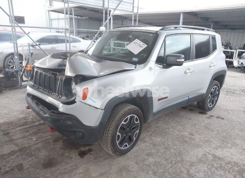 Photo 2 of 2017 Jeep Renegade TRAILHAWK 4X4 (VIN ZACCJBCB8HPE82127)