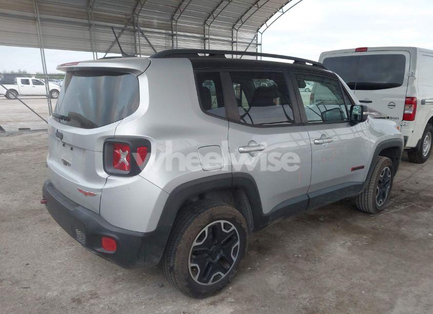 Photo 4 of 2017 Jeep Renegade TRAILHAWK 4X4 (VIN ZACCJBCB8HPE82127)