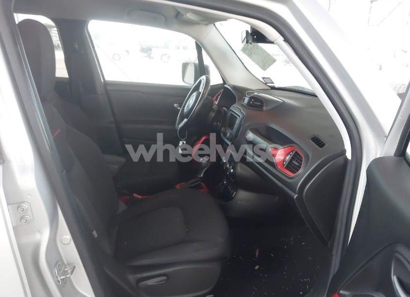 Photo 5 of 2017 Jeep Renegade TRAILHAWK 4X4 (VIN ZACCJBCB8HPE82127)