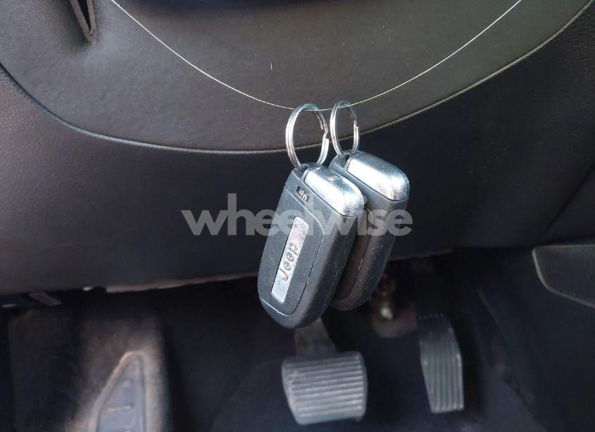 Photo 11 of 2017 Jeep Renegade TRAILHAWK 4X4 (VIN ZACCJBCB8HPE88025)