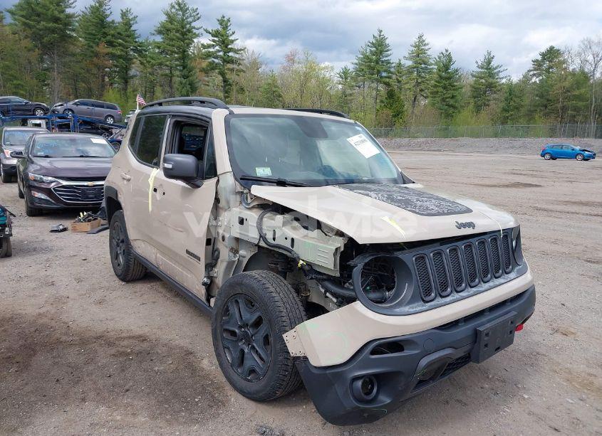 2017 Jeep Renegade DESERTHAWK 4X4 (VIN ZACCJBCB8HPE88509) main photo
