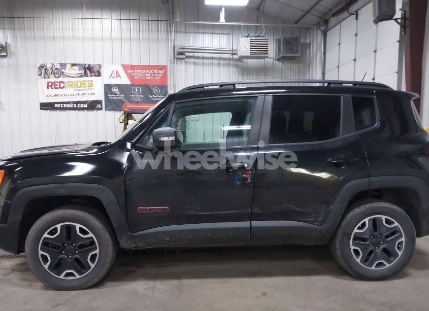 Photo 6 of 2016 Jeep Renegade TRAILHAWK (VIN ZACCJBCT6GPC81754)