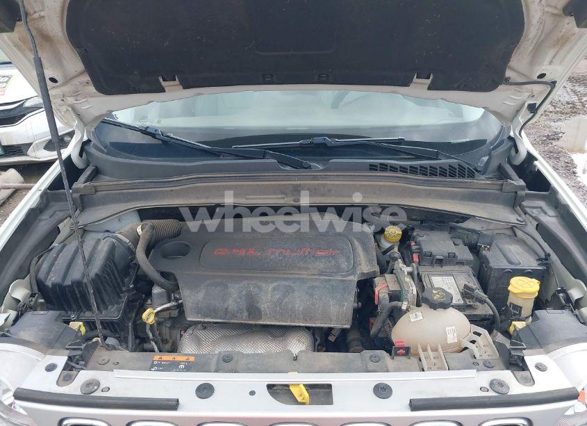 Photo 10 of 2017 Jeep Renegade LIMITED 4X4 (VIN ZACCJBDB2HPG21800)