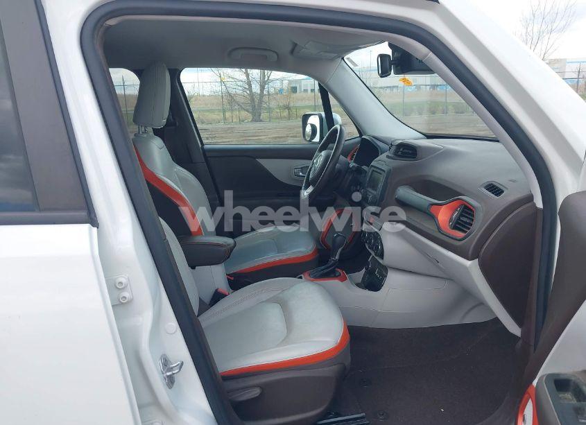 Photo 5 of 2017 Jeep Renegade LIMITED 4X4 (VIN ZACCJBDB2HPG21800)