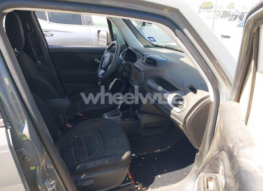 Photo 5 of 2020 Jeep Renegade LATITUDE FWD (VIN ZACNJABB2LPL80283)