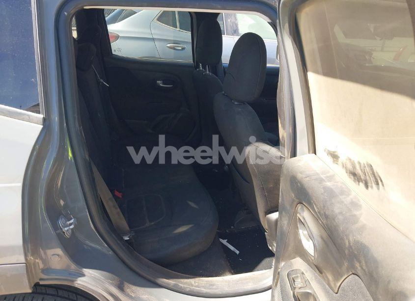 Photo 8 of 2020 Jeep Renegade LATITUDE FWD (VIN ZACNJABB2LPL80283)