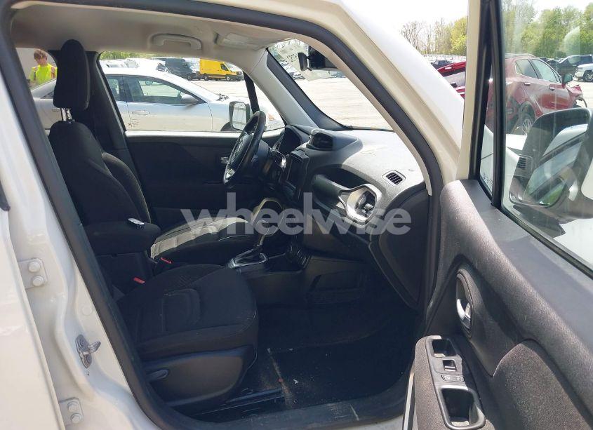 Photo 5 of 2019 Jeep Renegade LATITUDE 4X4 (VIN ZACNJBBB6KPK81437)