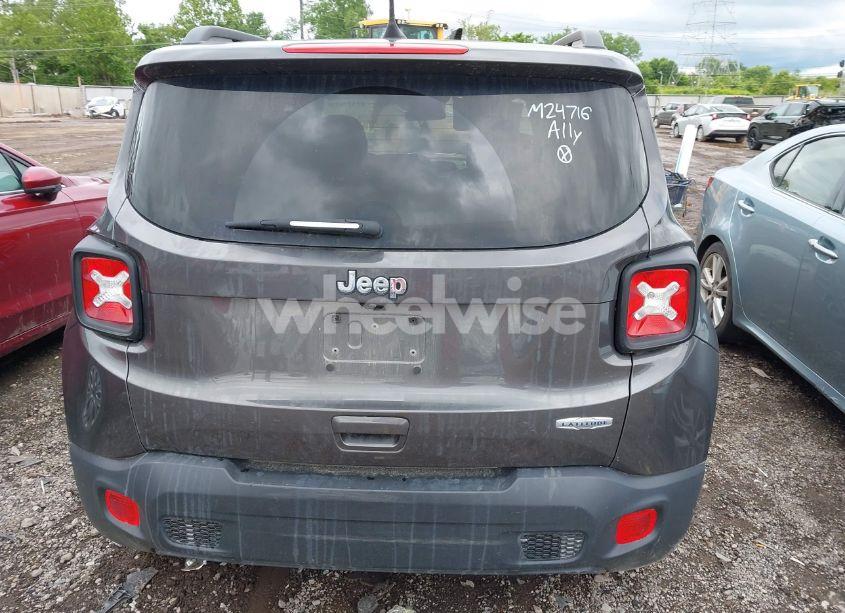 Photo 16 of 2021 Jeep Renegade LATITUDE FWD (VIN ZACNJCBB2MPM24716)