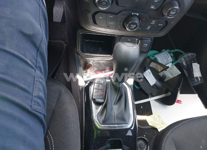 Photo 11 of 2021 Jeep Renegade LATITUDE FWD (VIN ZACNJCBB4MPM32798)