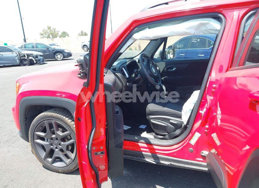 Photo 5 of 2021 Jeep Renegade LATITUDE FWD (VIN ZACNJCBB4MPM32798)