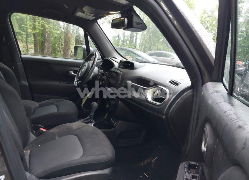 Photo 5 of 2021 Jeep Renegade LATITUDE FWD (VIN ZACNJCBB4MPM68233)