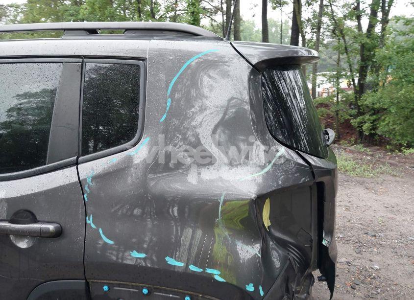 Photo 6 of 2021 Jeep Renegade LATITUDE FWD (VIN ZACNJCBB4MPM68233)