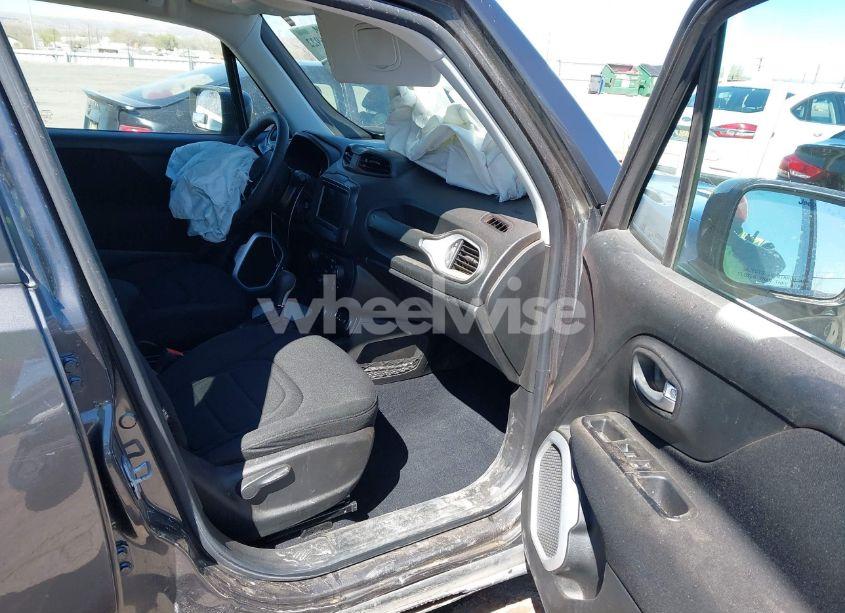 Photo 5 of 2021 Jeep Renegade LATITUDE 4X4 (VIN ZACNJDBB8MPM28565)