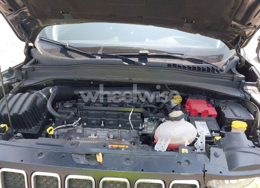 Photo 10 of 2021 Jeep Renegade LATITUDE 4X4 (VIN ZACNJDBB9MPN13625)