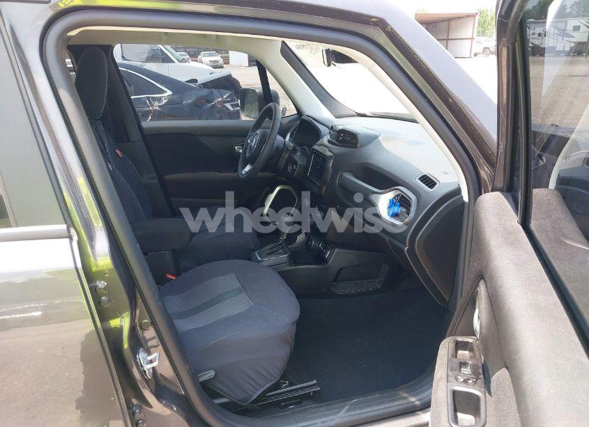 Photo 5 of 2021 Jeep Renegade LATITUDE 4X4 (VIN ZACNJDBB9MPN13625)