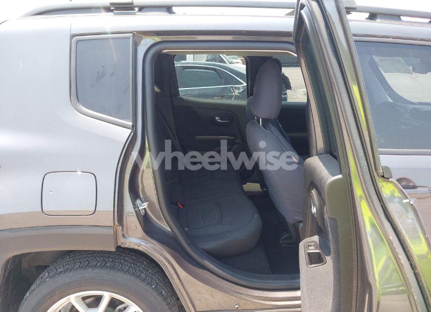 Photo 8 of 2021 Jeep Renegade LATITUDE 4X4 (VIN ZACNJDBB9MPN13625)