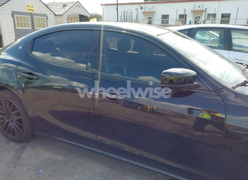 Photo 13 of 2015 Maserati Ghibli N/A (VIN ZAM57XSA2F1133762)