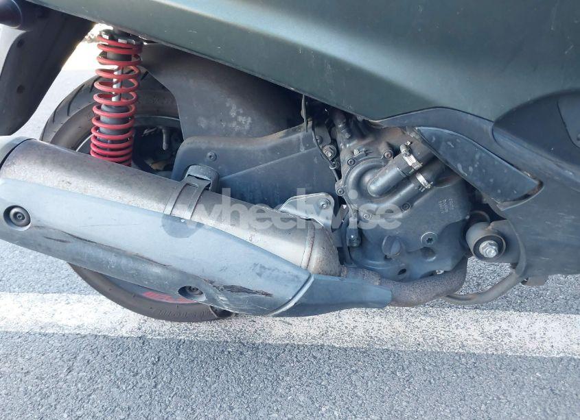 Photo 8 of 2020 Piaggio Mp3 500 (VIN ZAPTA10X3L5000092)