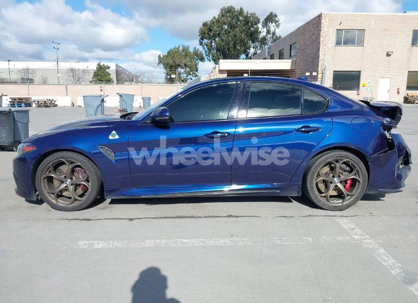 Photo 15 of 2017 Alfa Romeo GIULIA QUADRIFOGLIO RWD (VIN ZARFAEAV7H7544874)