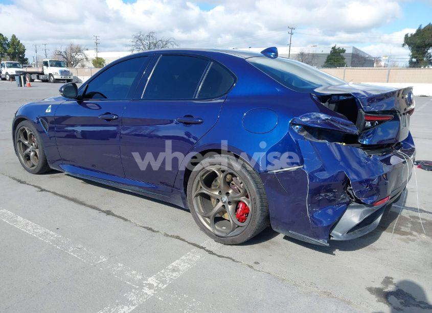 Photo 3 of 2017 Alfa Romeo GIULIA QUADRIFOGLIO RWD (VIN ZARFAEAV7H7544874)