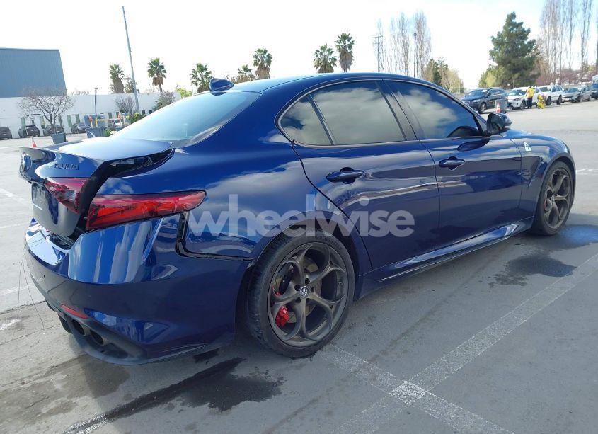 Photo 4 of 2017 Alfa Romeo GIULIA QUADRIFOGLIO RWD (VIN ZARFAEAV7H7544874)