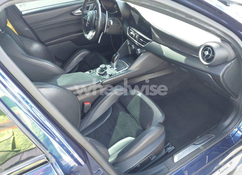 Photo 5 of 2017 Alfa Romeo GIULIA QUADRIFOGLIO RWD (VIN ZARFAEAV7H7544874)