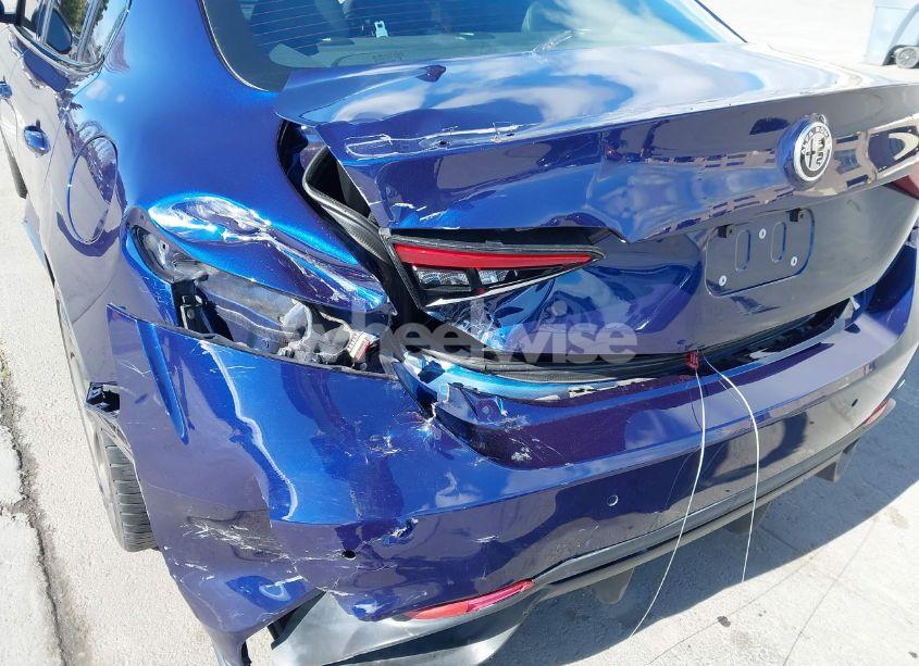 Photo 6 of 2017 Alfa Romeo GIULIA QUADRIFOGLIO RWD (VIN ZARFAEAV7H7544874)