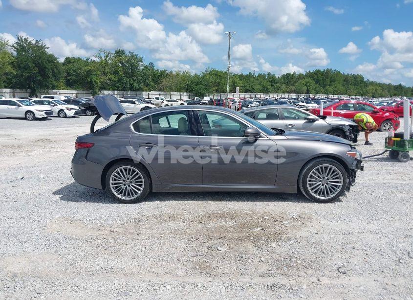 Photo 14 of 2018 Alfa Romeo GIULIA TI LUSSO RWD (VIN ZARFAECN3J7570018)