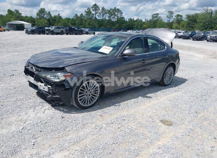 Photo 2 of 2018 Alfa Romeo GIULIA TI LUSSO RWD (VIN ZARFAECN3J7570018)