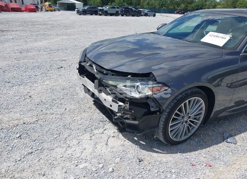 Photo 6 of 2018 Alfa Romeo GIULIA TI LUSSO RWD (VIN ZARFAECN3J7570018)