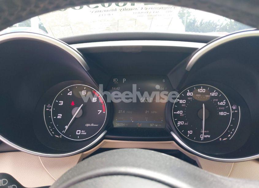 Photo 7 of 2018 Alfa Romeo GIULIA TI LUSSO RWD (VIN ZARFAECN3J7570018)