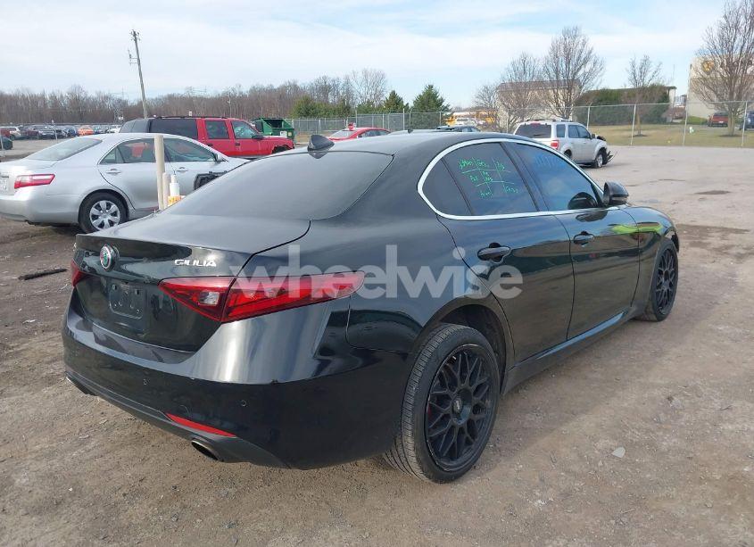 Photo 4 of 2018 Alfa Romeo GIULIA AWD (VIN ZARFAEDN3J7576805)