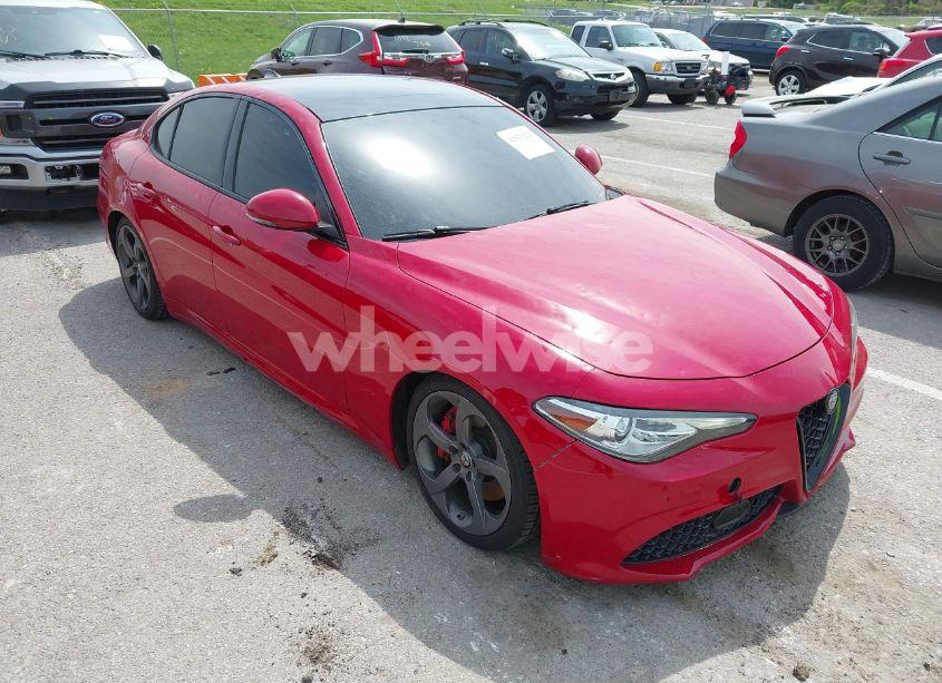 2018 Alfa Romeo GIULIA AWD (VIN ZARFAEDNXJ7571486) main photo