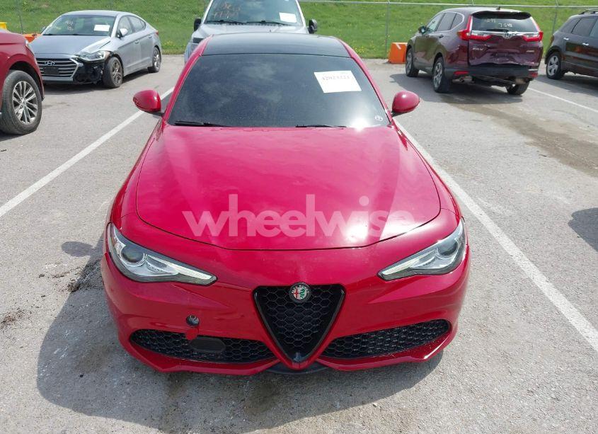 Photo 12 of 2018 Alfa Romeo GIULIA AWD (VIN ZARFAEDNXJ7571486)
