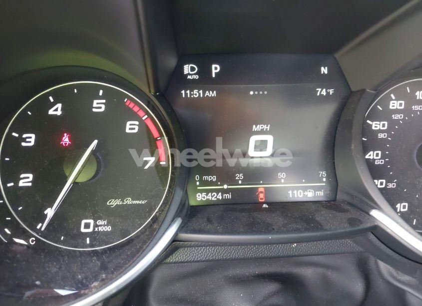 Photo 15 of 2018 Alfa Romeo GIULIA AWD (VIN ZARFAEDNXJ7571486)