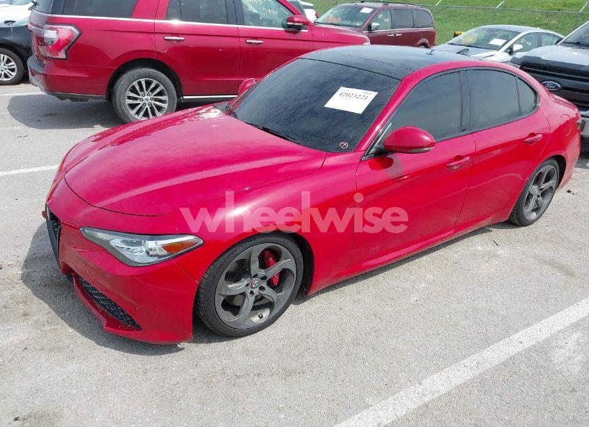 Photo 2 of 2018 Alfa Romeo GIULIA AWD (VIN ZARFAEDNXJ7571486)