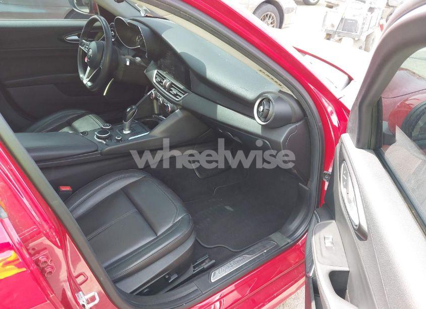 Photo 5 of 2018 Alfa Romeo GIULIA AWD (VIN ZARFAEDNXJ7571486)