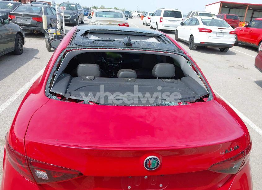 Photo 6 of 2018 Alfa Romeo GIULIA AWD (VIN ZARFAEDNXJ7571486)