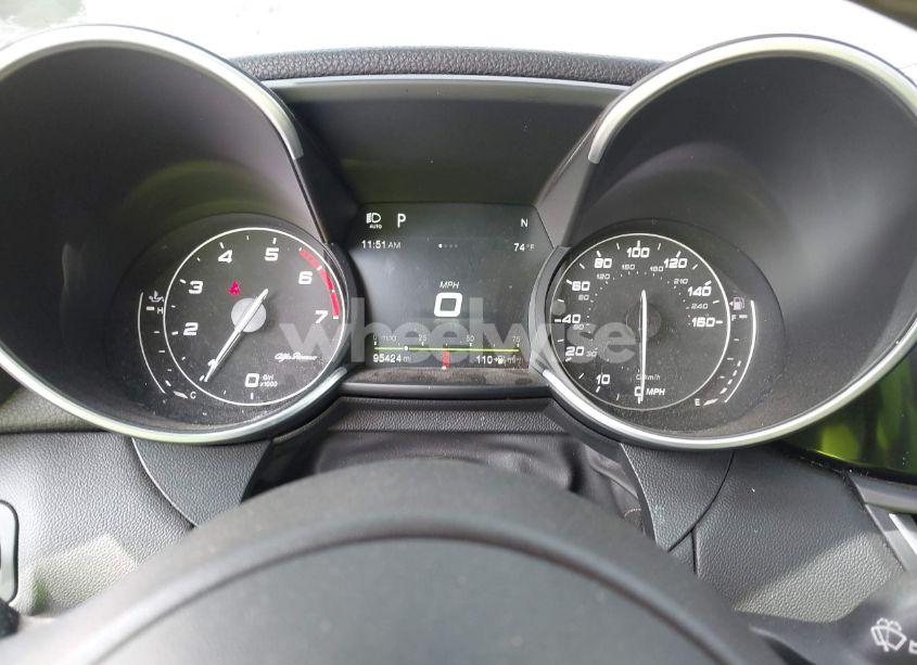 Photo 7 of 2018 Alfa Romeo GIULIA AWD (VIN ZARFAEDNXJ7571486)