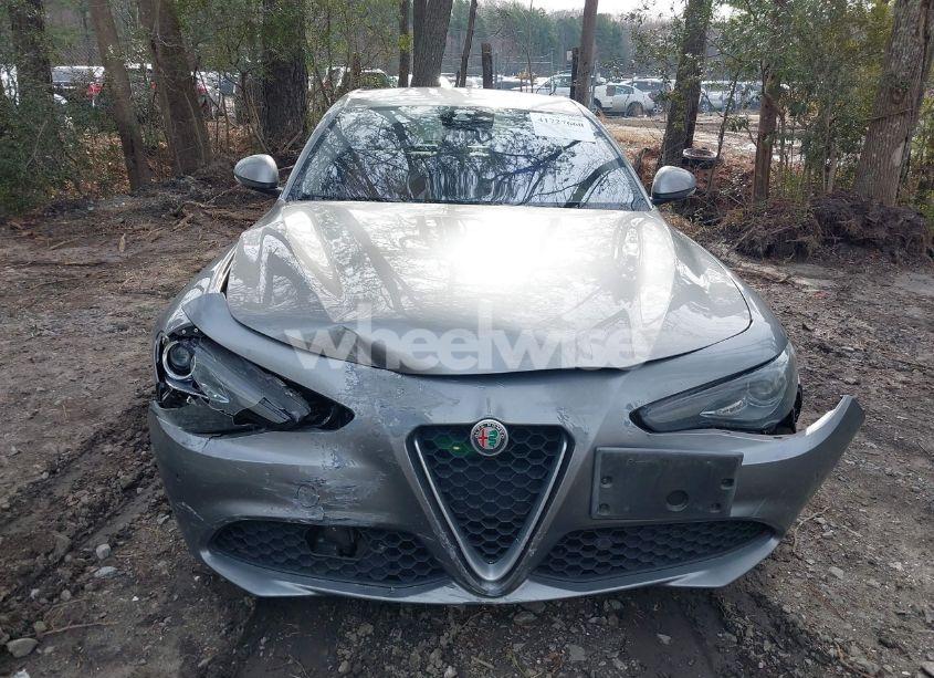 Photo 12 of 2017 Alfa Romeo GIULIA TI AWD (VIN ZARFAEEN2H7557283)