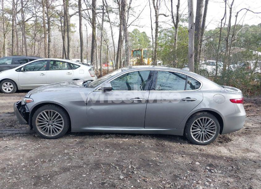 Photo 14 of 2017 Alfa Romeo GIULIA TI AWD (VIN ZARFAEEN2H7557283)