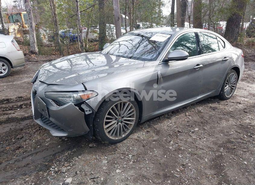 Photo 2 of 2017 Alfa Romeo GIULIA TI AWD (VIN ZARFAEEN2H7557283)