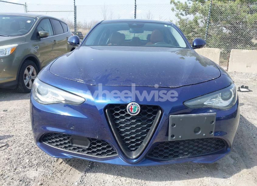 Photo 12 of 2018 Alfa Romeo GIULIA TI LUSSO AWD (VIN ZARFAEEN5J7580384)