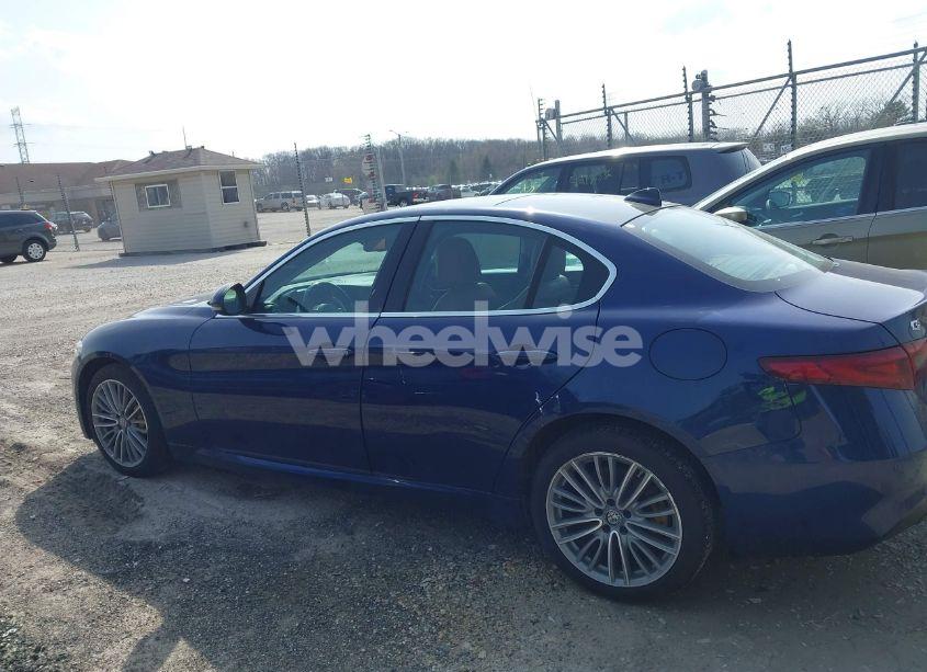 Photo 14 of 2018 Alfa Romeo GIULIA TI LUSSO AWD (VIN ZARFAEEN5J7580384)