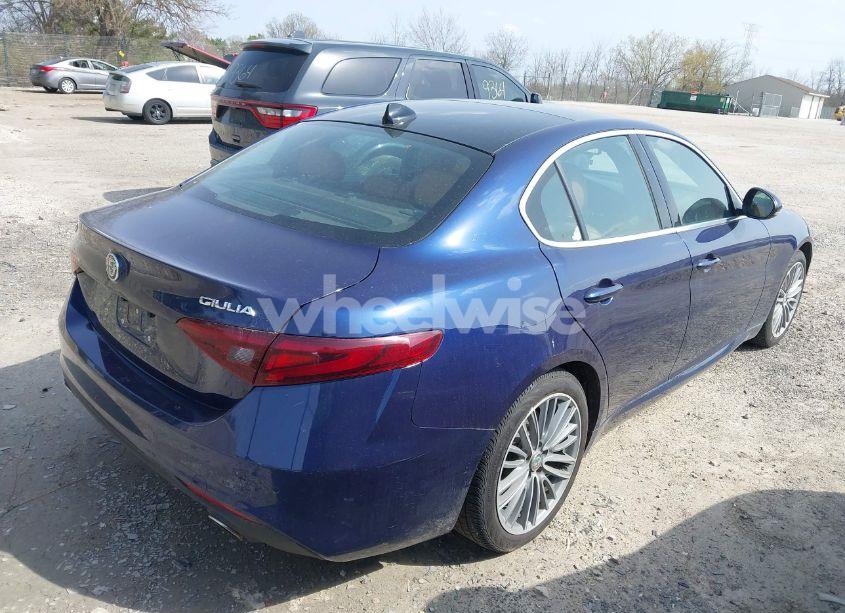 Photo 4 of 2018 Alfa Romeo GIULIA TI LUSSO AWD (VIN ZARFAEEN5J7580384)