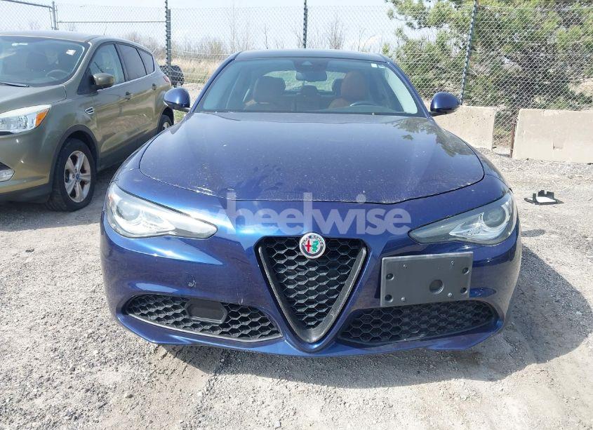 Photo 6 of 2018 Alfa Romeo GIULIA TI LUSSO AWD (VIN ZARFAEEN5J7580384)