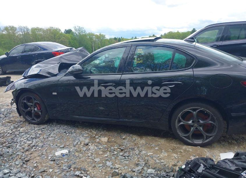 Photo 15 of 2018 Alfa Romeo GIULIA TI SPORT AWD (VIN ZARFAEEN5J7597346)